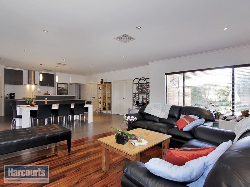 11 Harmony Avenue, Atwell WA 6164