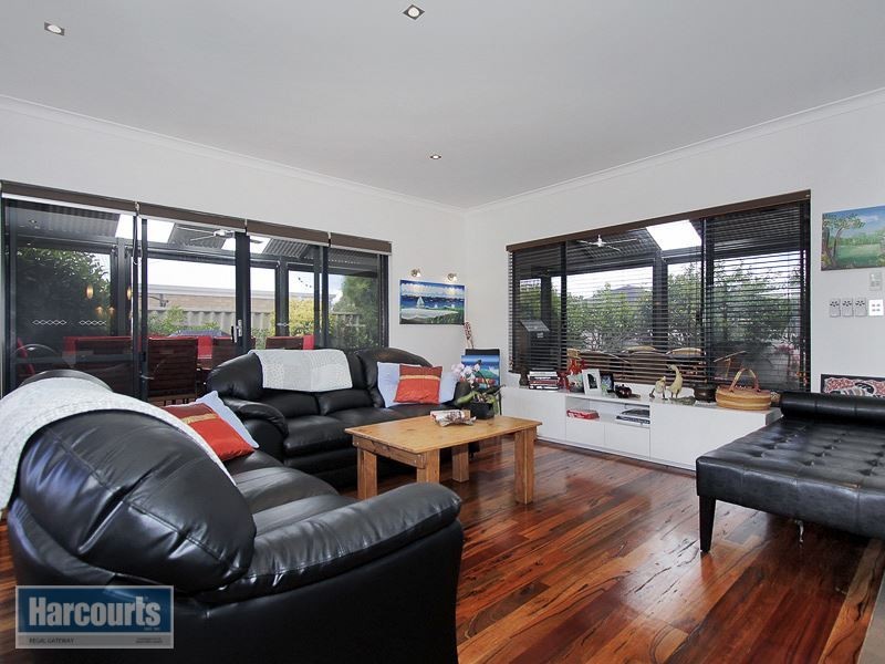 11 Harmony Avenue, Atwell WA 6164