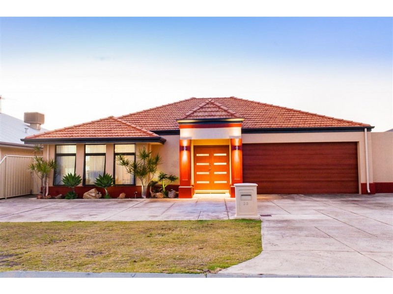 23 Normanby Bend, Success WA 6164