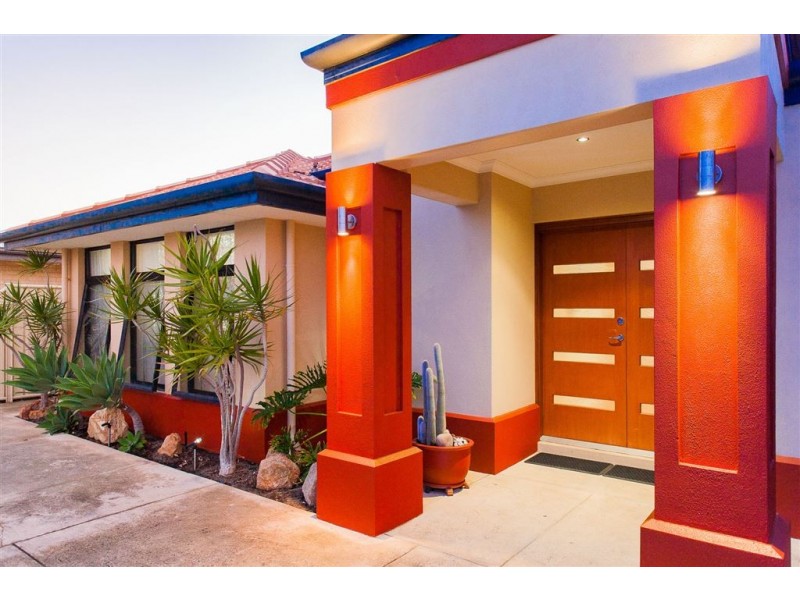 23 Normanby Bend, Success WA 6164