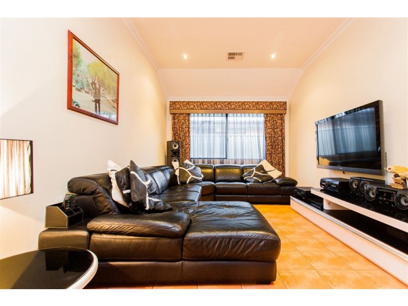 23 Normanby Bend, Success WA 6164