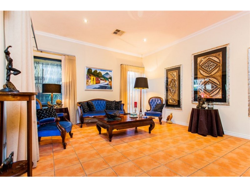 23 Normanby Bend, Success WA 6164