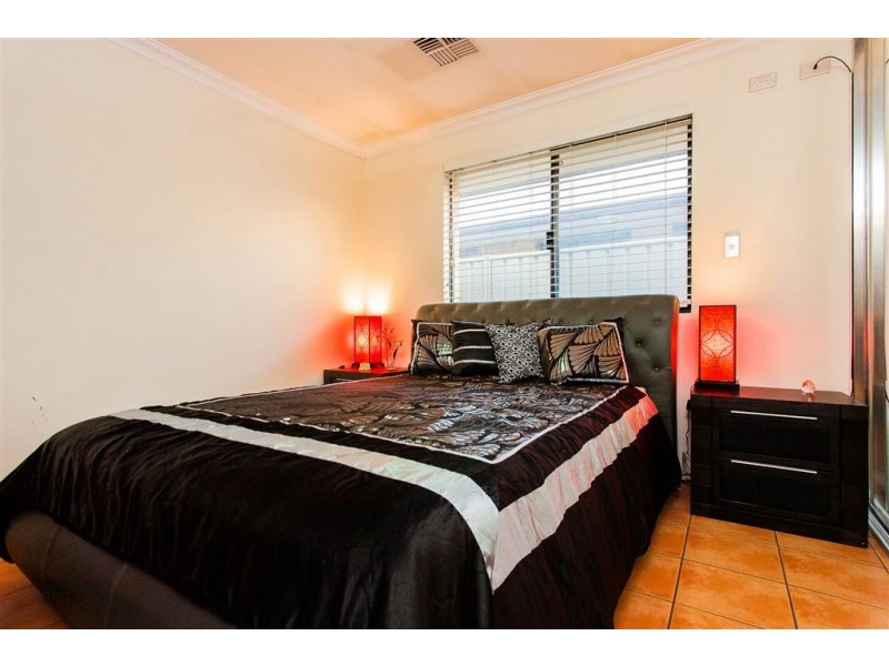 23 Normanby Bend, Success WA 6164