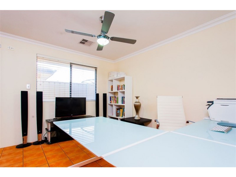 23 Normanby Bend, Success WA 6164