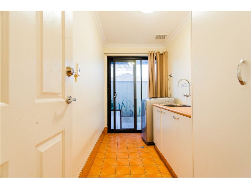 23 Normanby Bend, Success WA 6164