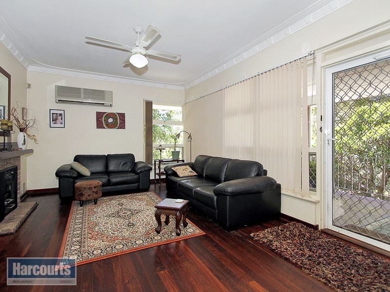 76 Connell Avenue, Martin WA 6110