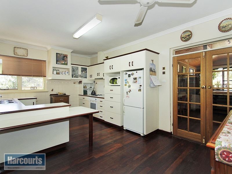 76 Connell Avenue, Martin WA 6110