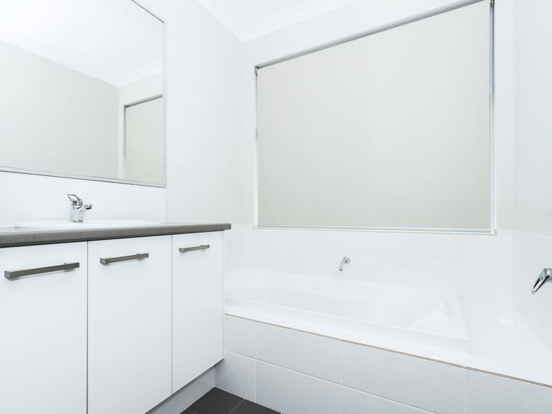10 Canunda Approach, Wandi WA 6167