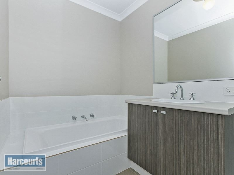 32 Walden Street, Wellard WA 6170