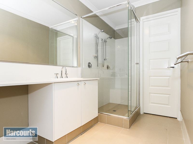 69 Barfield Road, Hammond Park WA 6164