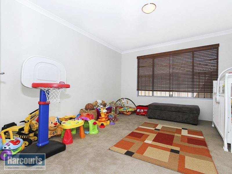 69 Barfield Road, Hammond Park WA 6164