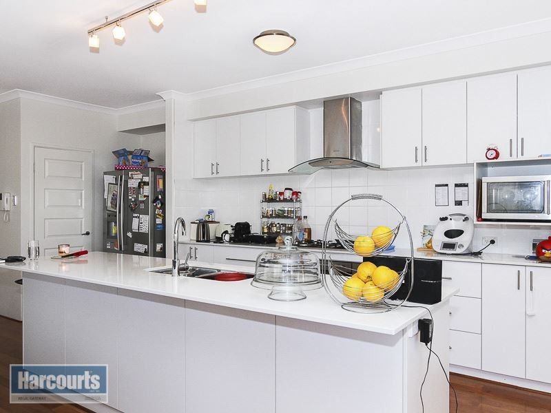 69 Barfield Road, Hammond Park WA 6164