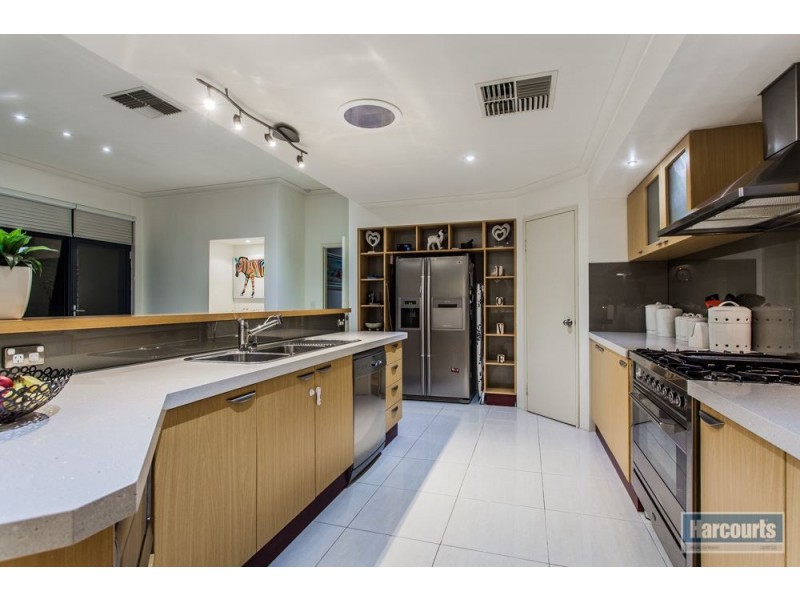 4 Sumner Rise, Success WA 6164