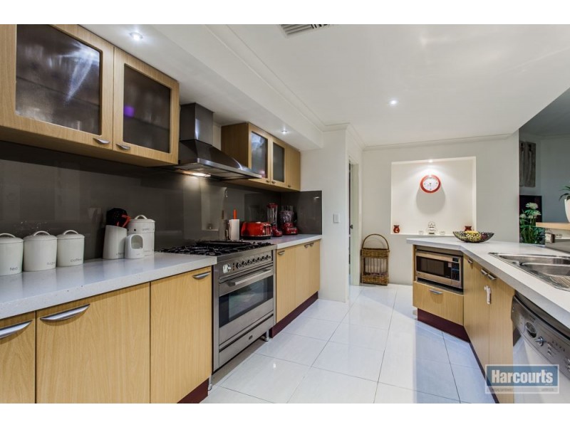 4 Sumner Rise, Success WA 6164