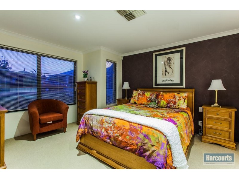 4 Sumner Rise, Success WA 6164