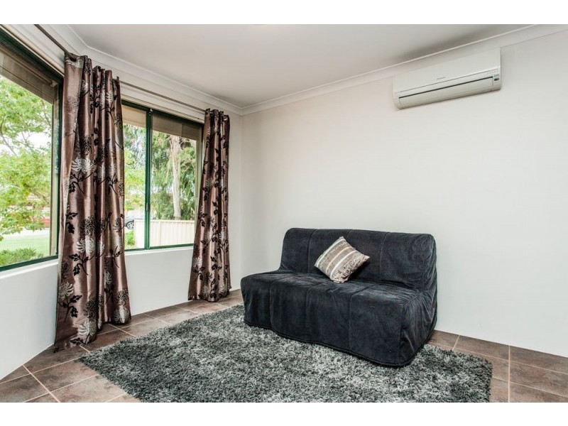 42 Carlhausen Close, Atwell WA 6164