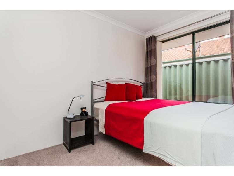 42 Carlhausen Close, Atwell WA 6164