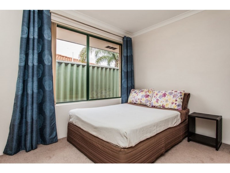 42 Carlhausen Close, Atwell WA 6164