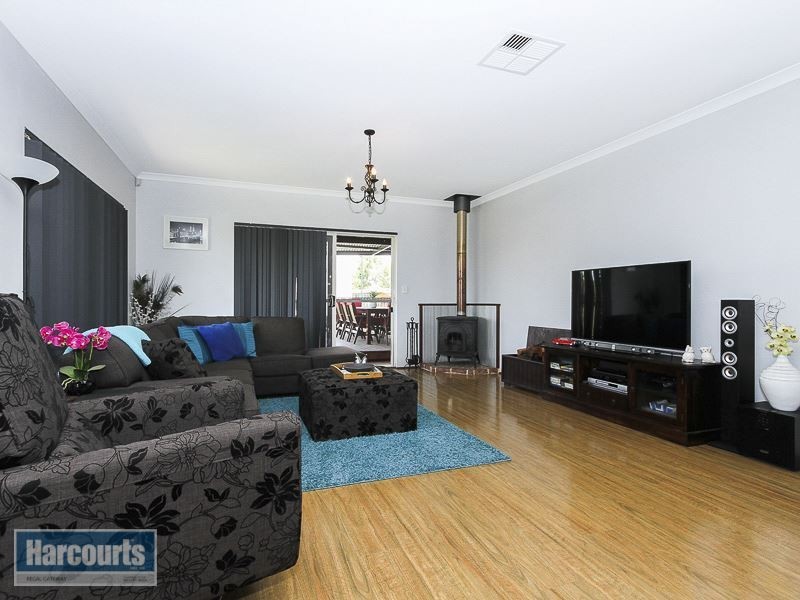 1 Cousins Street, Hammond Park WA 6164