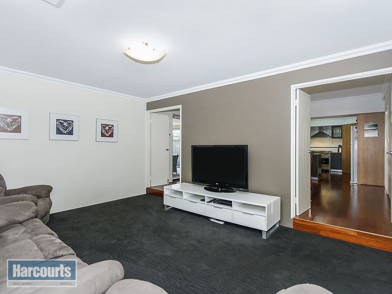 4 Kawoor Mews, Bertram WA 6167