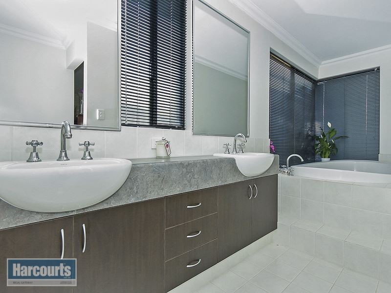 4 Kawoor Mews, Bertram WA 6167