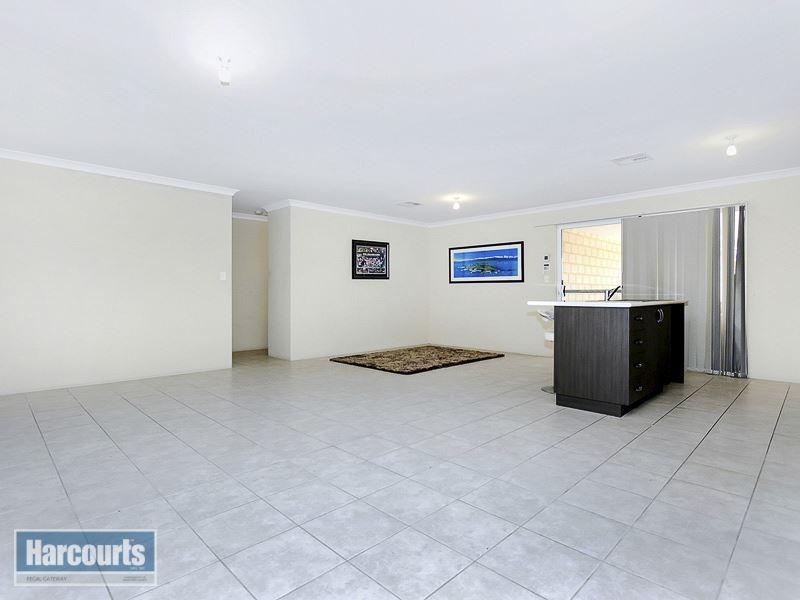 194 Tapper Road, Atwell WA 6164