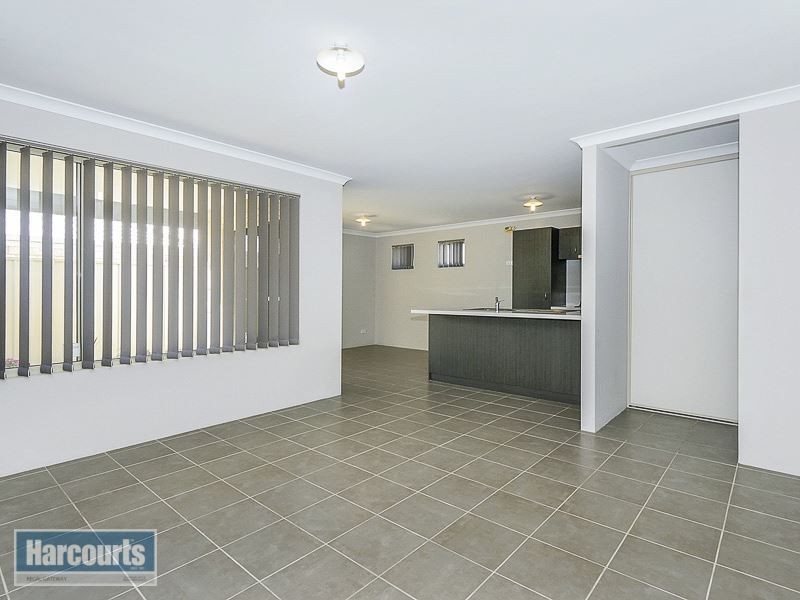 4/15 Peppermint Gardens, Aubin Grove WA 6164