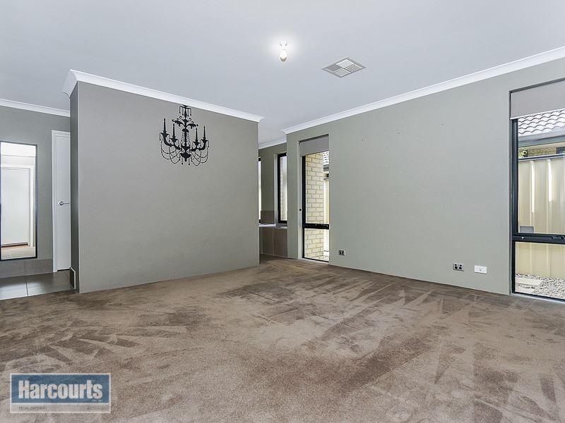 16 Covington Loop, Success WA 6164