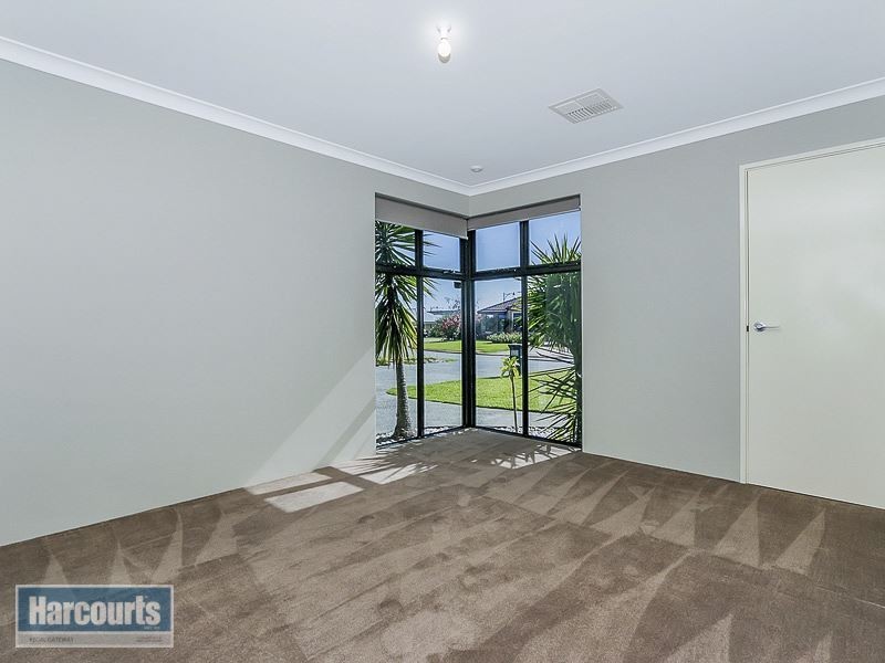 16 Covington Loop, Success WA 6164