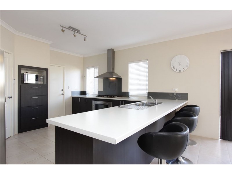 25 Macdougal Way, Harrisdale WA 6112