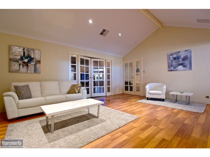 45 Chivalry Way, Atwell WA 6164