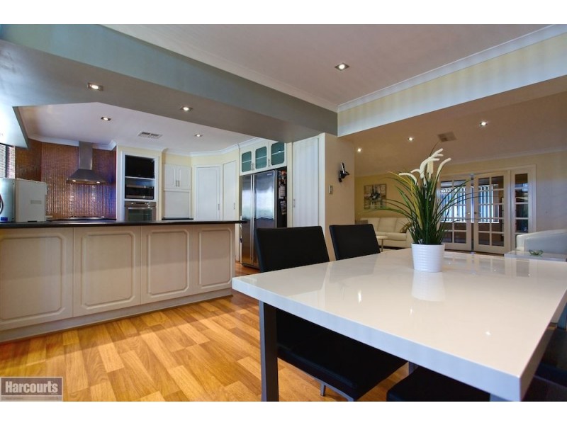 45 Chivalry Way, Atwell WA 6164