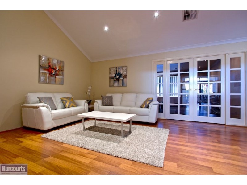 45 Chivalry Way, Atwell WA 6164