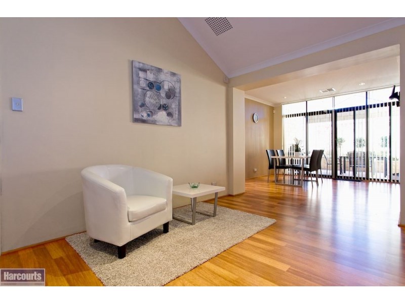 45 Chivalry Way, Atwell WA 6164