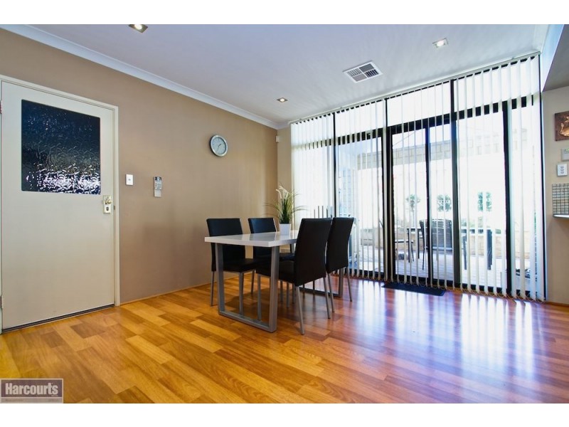 45 Chivalry Way, Atwell WA 6164