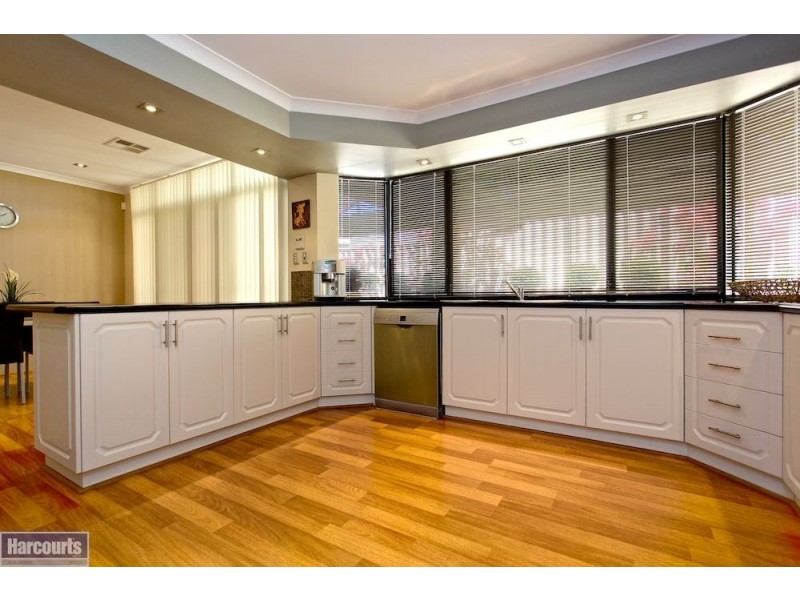 45 Chivalry Way, Atwell WA 6164