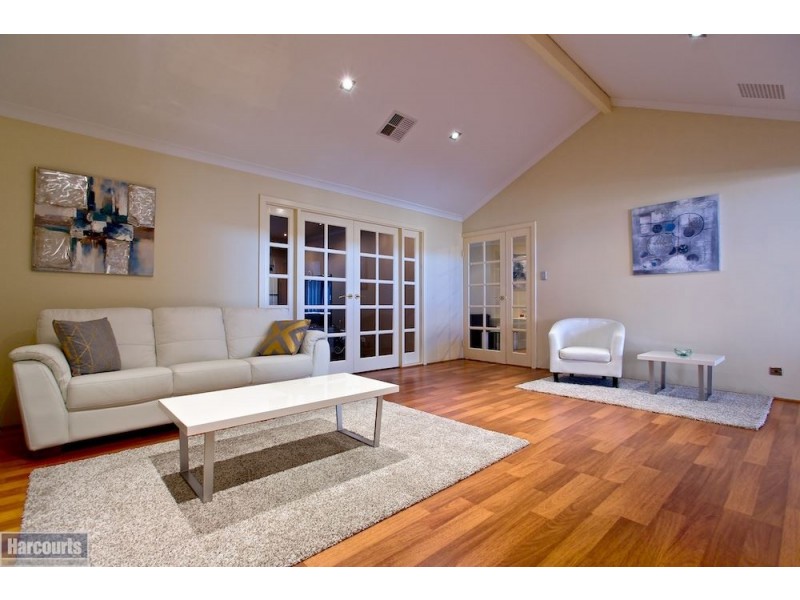 45 Chivalry Way, Atwell WA 6164