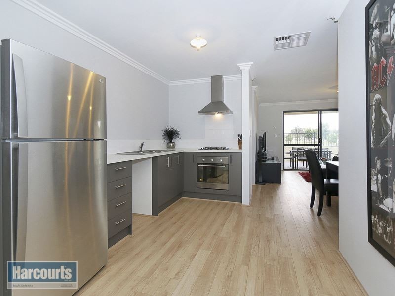 1/26 Charnley Bend, Success WA 6164