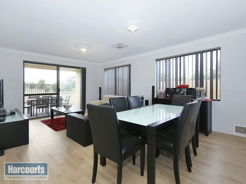 1/26 Charnley Bend, Success WA 6164