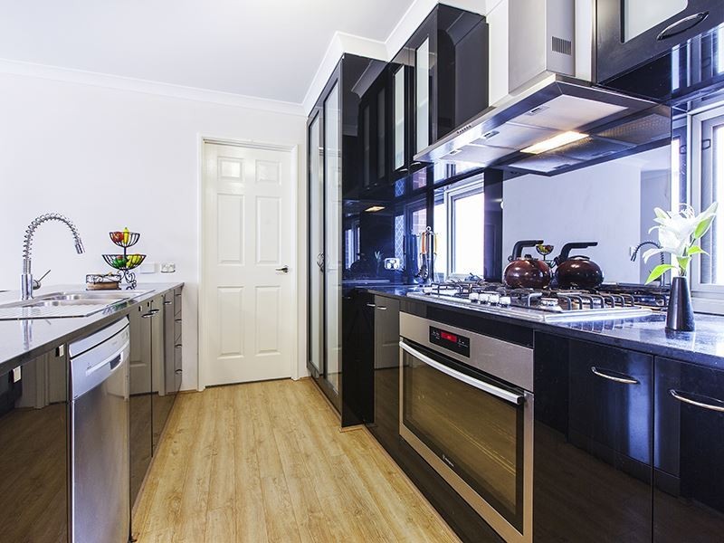 18 Addis Way, Wandi WA 6167