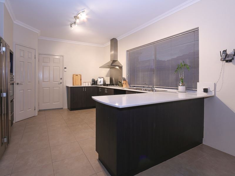 410 Wentworth Parade, Success WA 6164