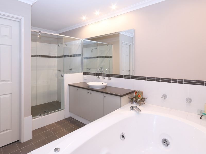 410 Wentworth Parade, Success WA 6164