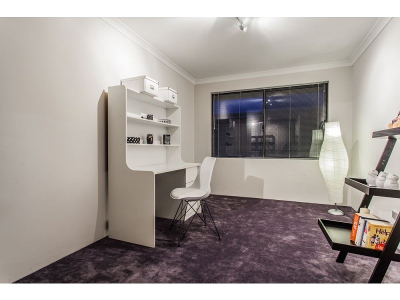 214 Lyon Road, Aubin Grove WA 6164