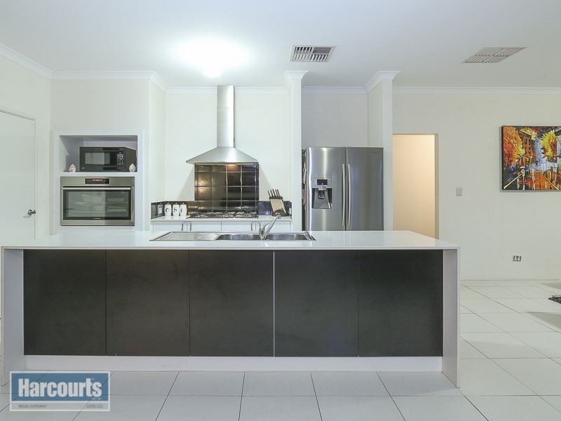 30 Drysdale Gardens, Wandi WA 6167