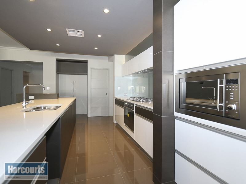 7 Bremer Way, Success WA 6164