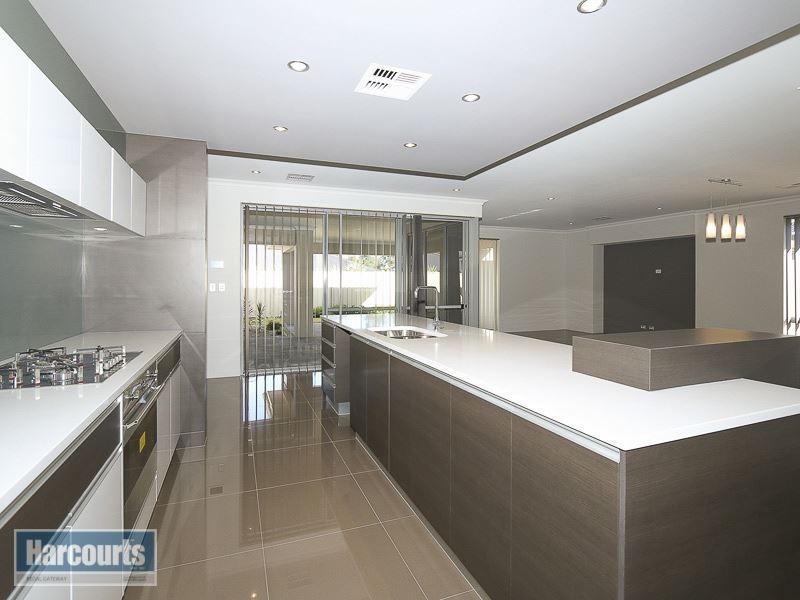 7 Bremer Way, Success WA 6164