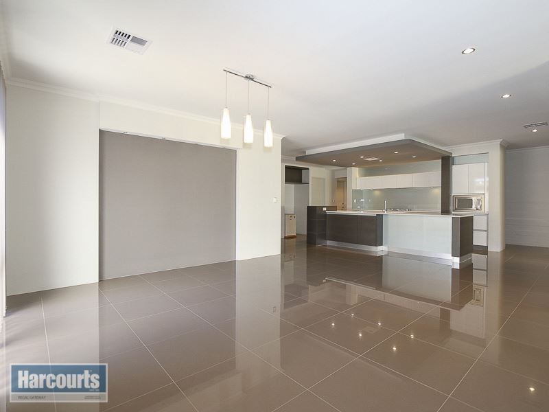 7 Bremer Way, Success WA 6164