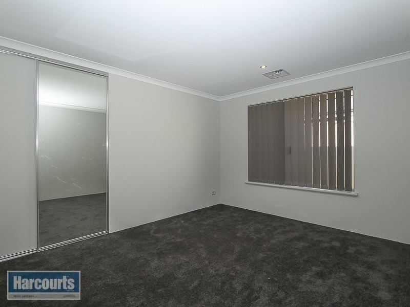 7 Bremer Way, Success WA 6164