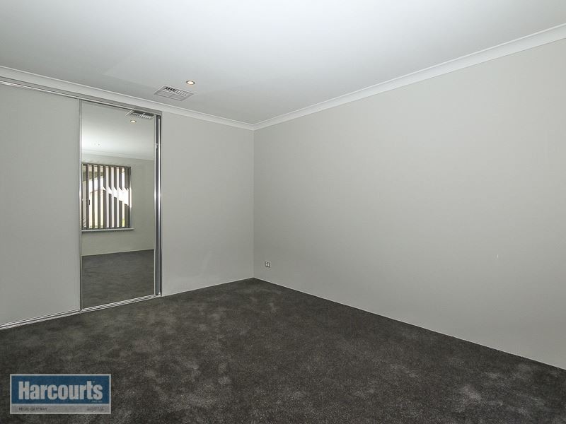 7 Bremer Way, Success WA 6164