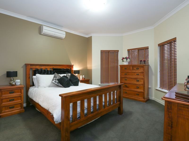 5 St Claire Gardens, Atwell WA 6164